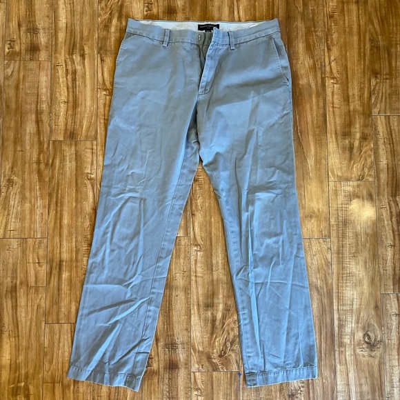 BANANA REPUBLIC Men’s Gray Khaki Chino Straight Front Slacks Size 35/34 - Picture 1 of 14